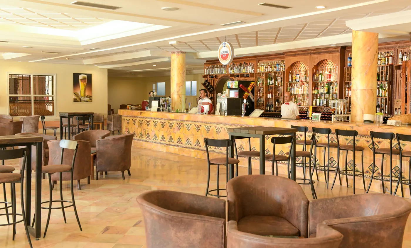 Lobby Bar, Pool Bar et Café Maure traditionnel de l'Hôtel Djerba Castille 4 étoiles à Aghir